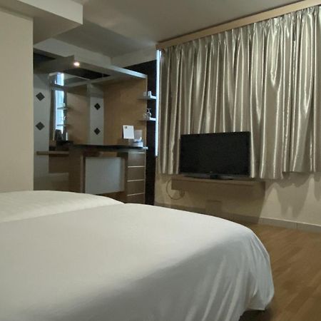 Oyo 3457 Hotel Duta 잠비 외부 사진